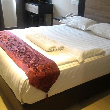 Galaxy Hotel Simpang Ampat  Εξωτερικό φωτογραφία