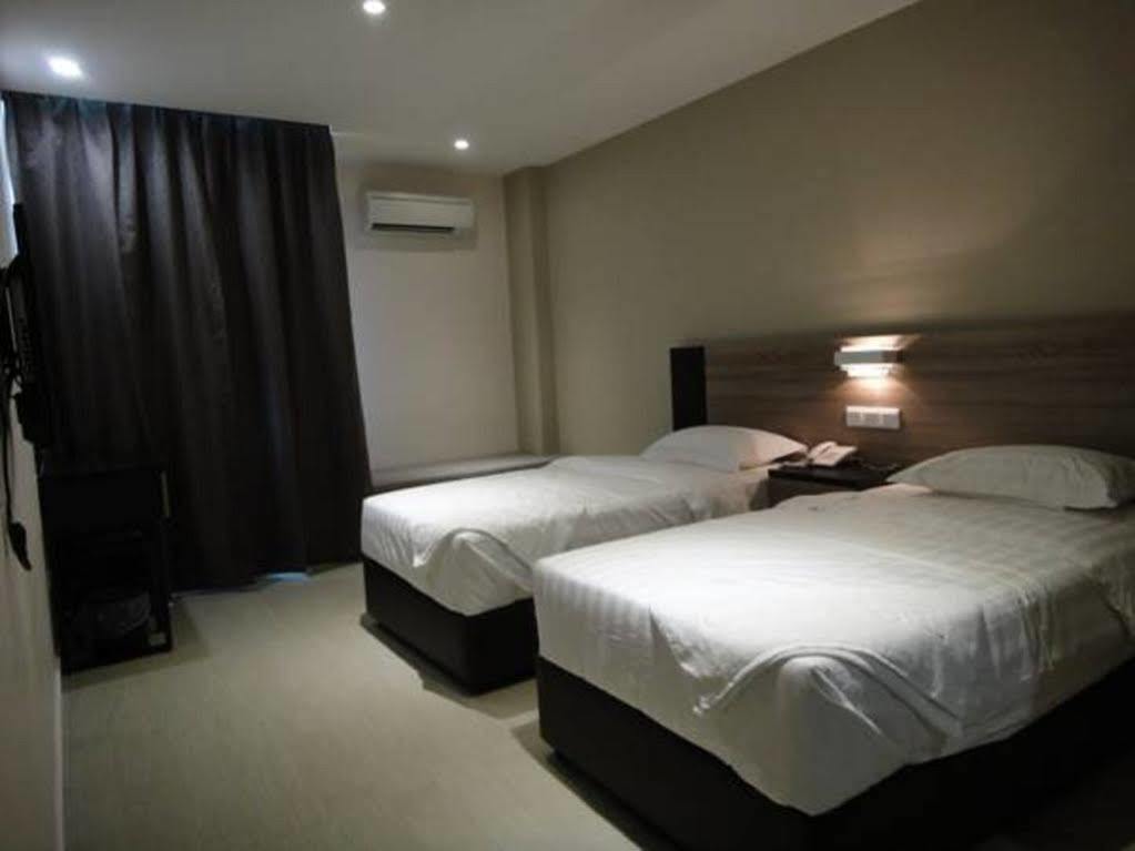 Galaxy Hotel Simpang Ampat  Εξωτερικό φωτογραφία